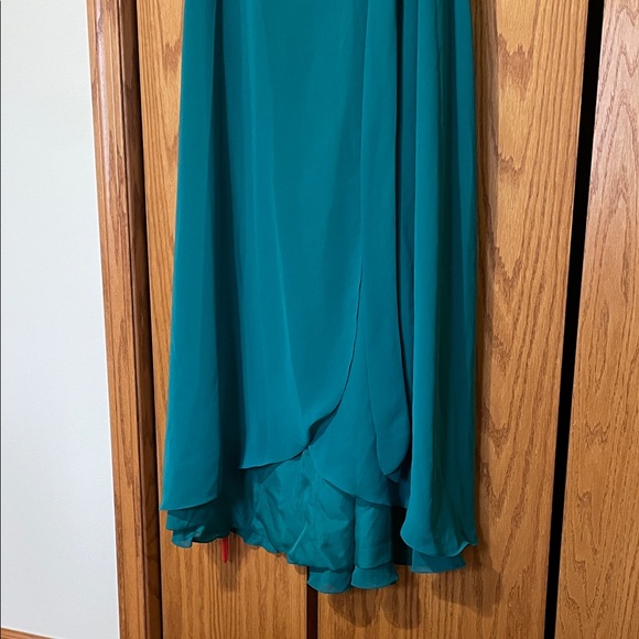 Elegant Sleeveless Wrap Dress - Picture 9 of 12